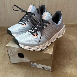 NWT On Cloudswift in Heather/Fade